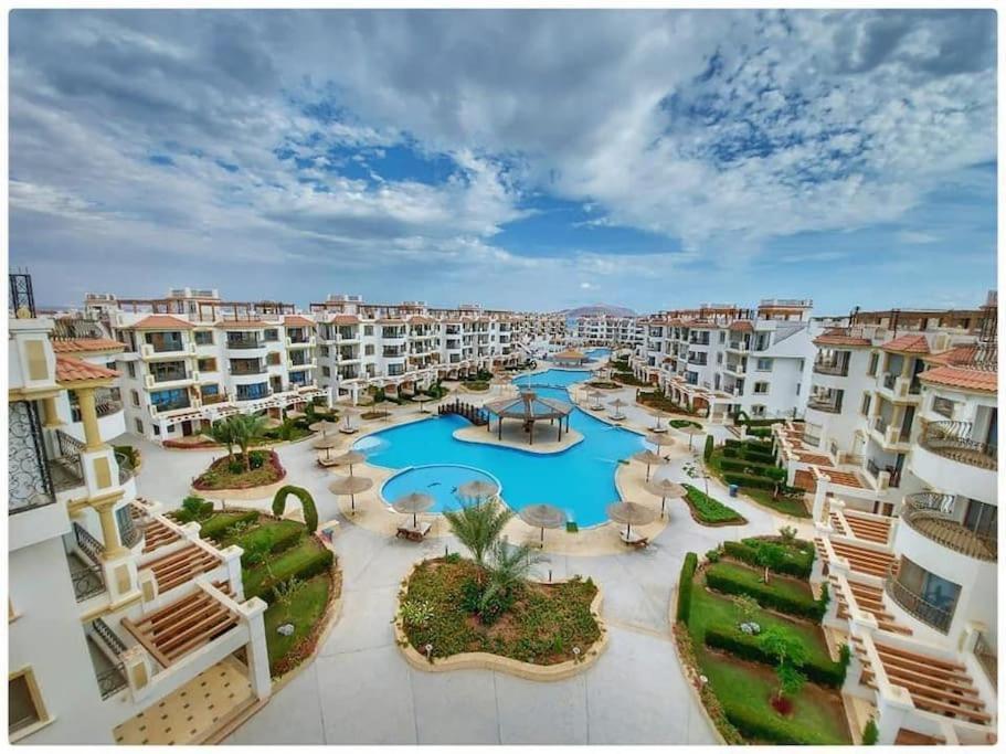 3-Bedroom Apartment On The Third Floor With 3 Balconies And Lovely Pool View, Street View And Free Beach Access In Sharm Hills Resort Екстериор снимка