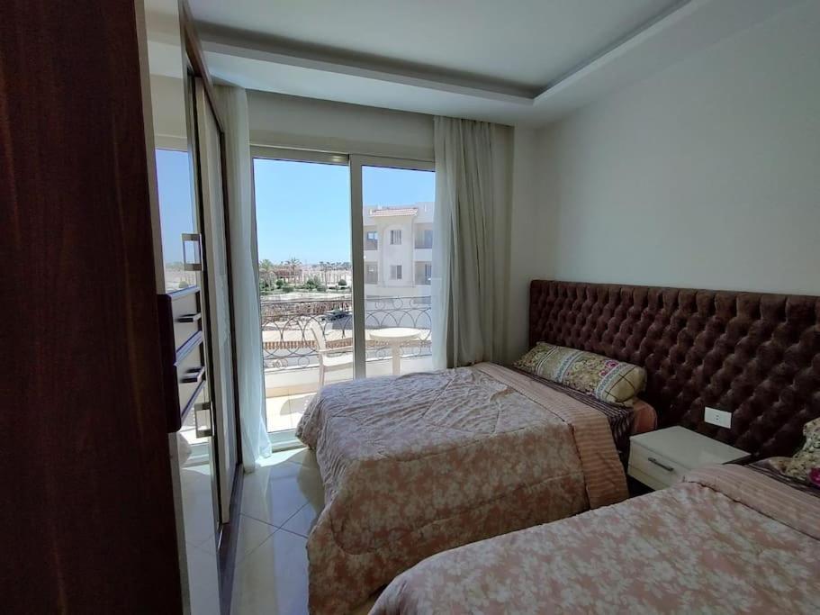 3-Bedroom Apartment On The Third Floor With 3 Balconies And Lovely Pool View, Street View And Free Beach Access In Sharm Hills Resort Екстериор снимка