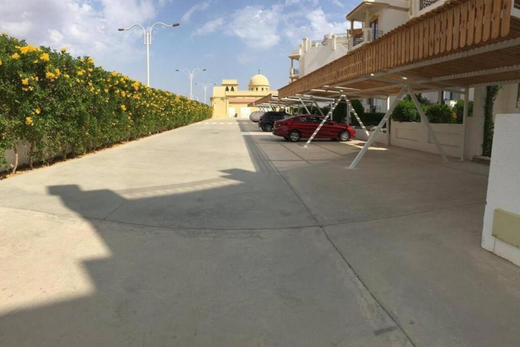 3-Bedroom Apartment On The Third Floor With 3 Balconies And Lovely Pool View, Street View And Free Beach Access In Sharm Hills Resort Екстериор снимка