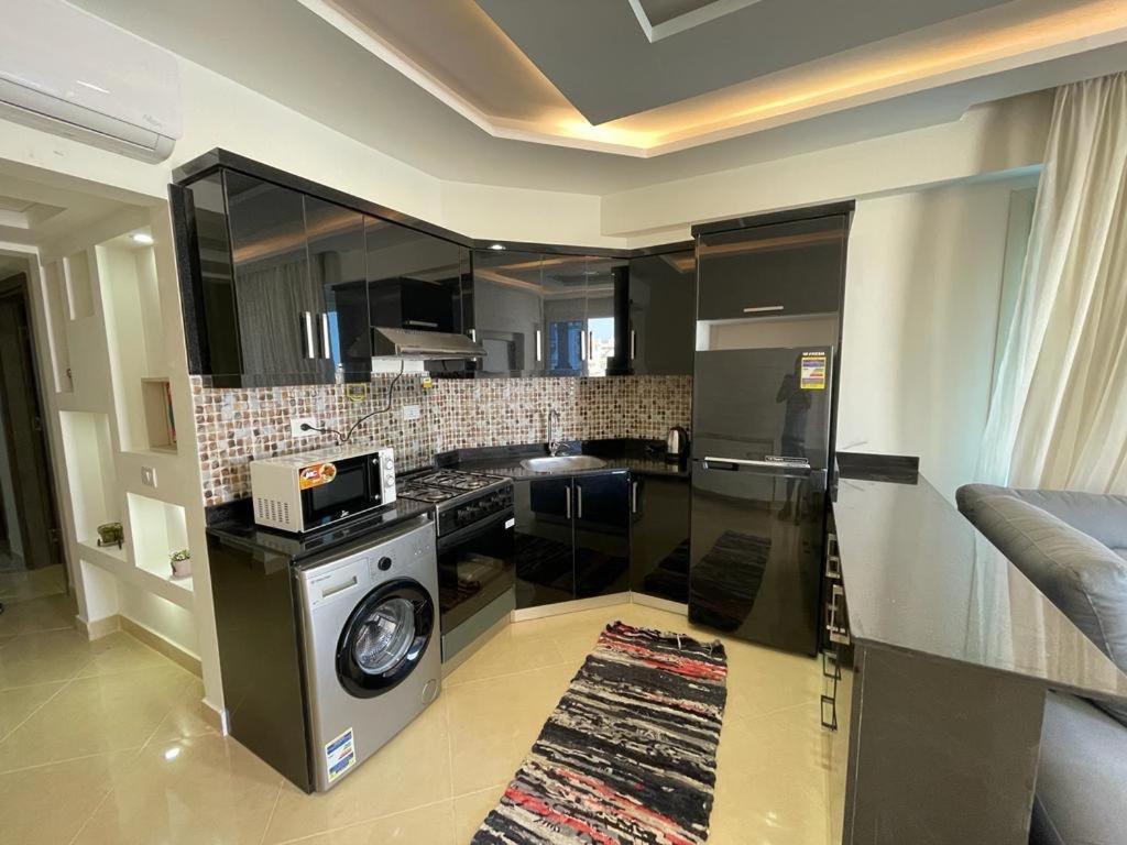 3-Bedroom Apartment On The Third Floor With 3 Balconies And Lovely Pool View, Street View And Free Beach Access In Sharm Hills Resort Екстериор снимка