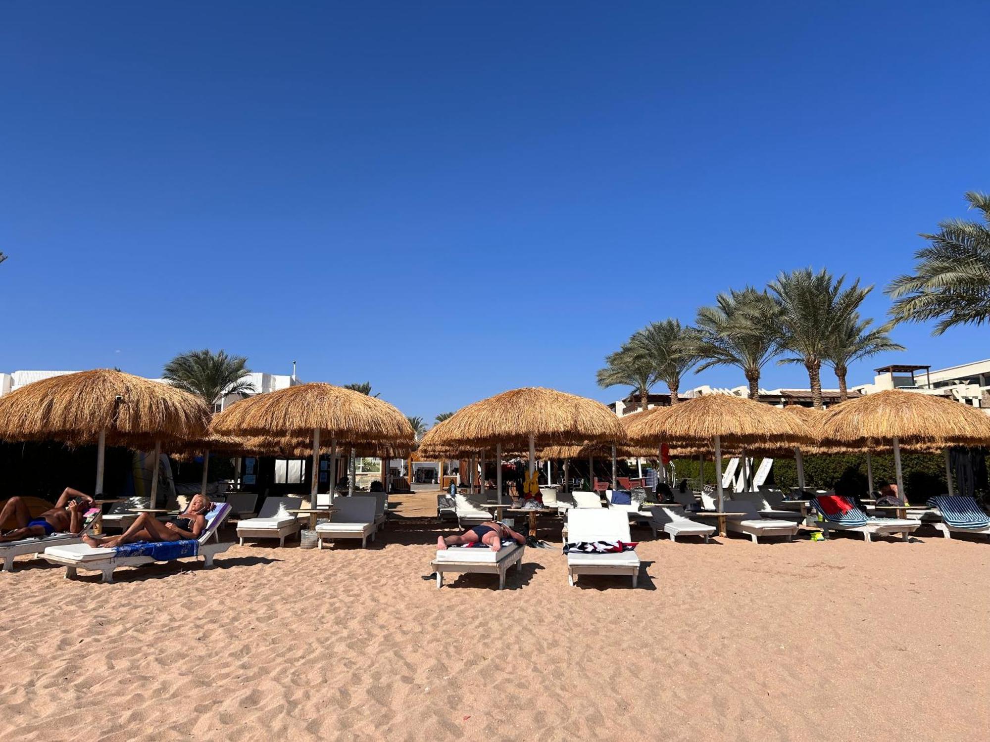 3-Bedroom Apartment On The Third Floor With 3 Balconies And Lovely Pool View, Street View And Free Beach Access In Sharm Hills Resort Екстериор снимка
