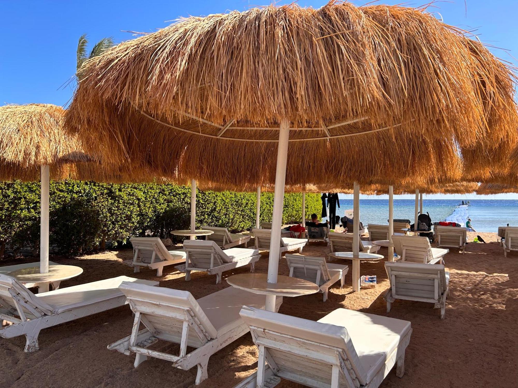 3-Bedroom Apartment On The Third Floor With 3 Balconies And Lovely Pool View, Street View And Free Beach Access In Sharm Hills Resort Екстериор снимка