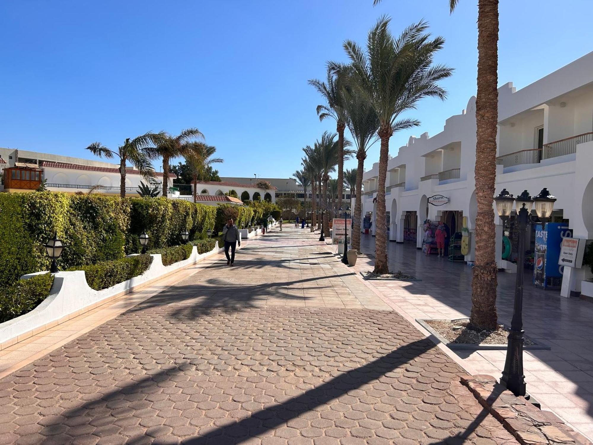 3-Bedroom Apartment On The Third Floor With 3 Balconies And Lovely Pool View, Street View And Free Beach Access In Sharm Hills Resort Екстериор снимка