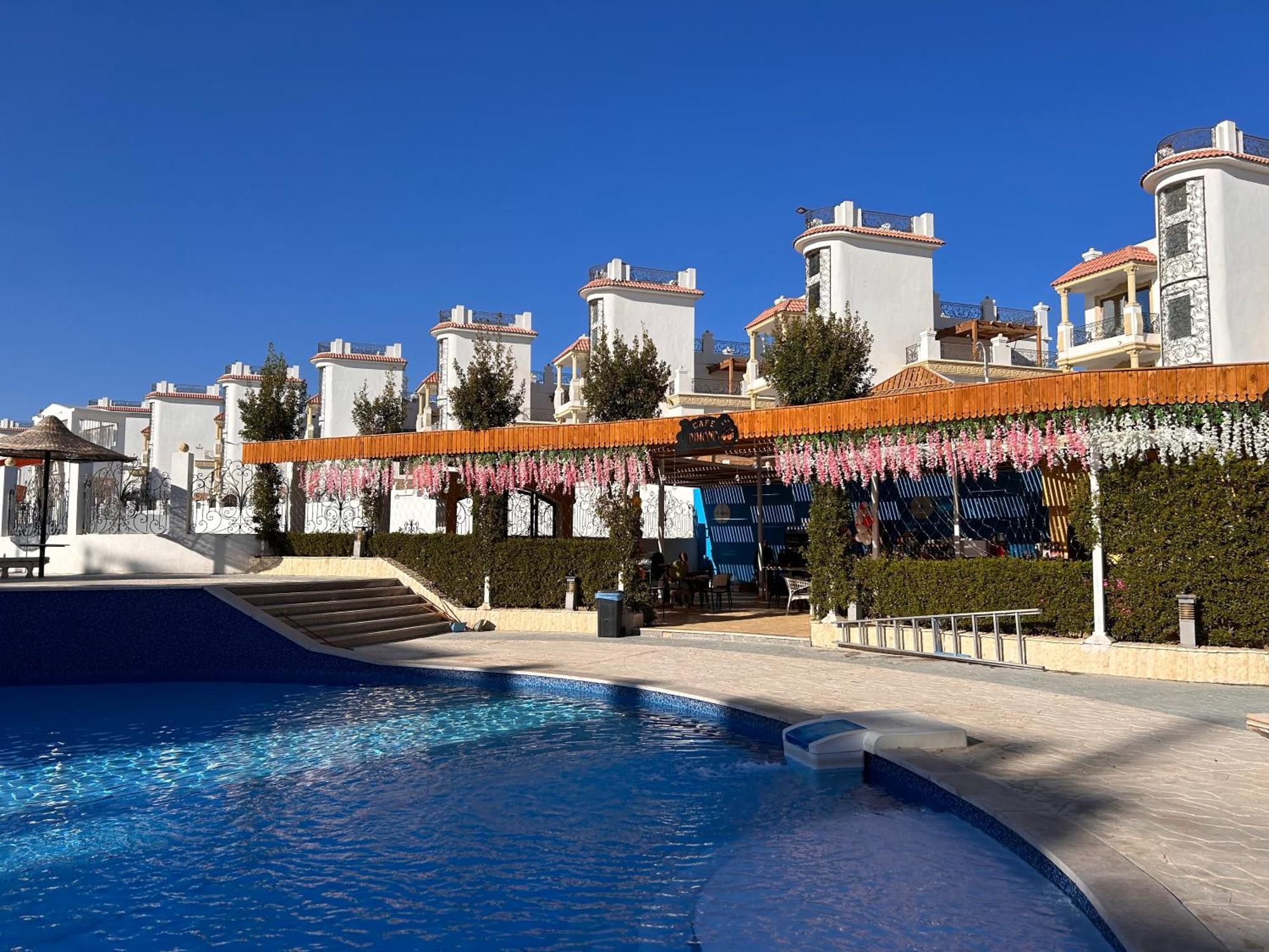 3-Bedroom Apartment On The Third Floor With 3 Balconies And Lovely Pool View, Street View And Free Beach Access In Sharm Hills Resort Екстериор снимка
