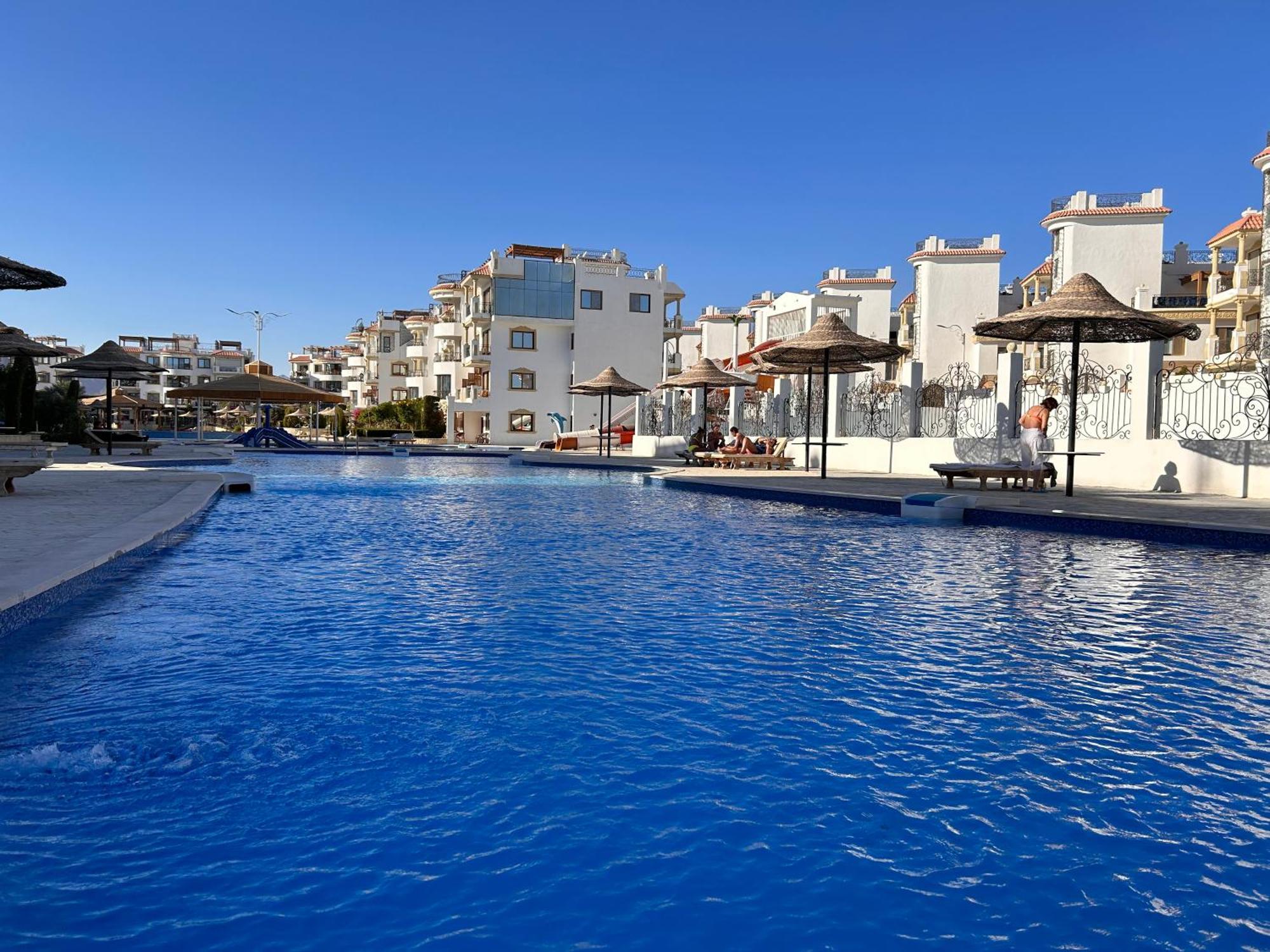 3-Bedroom Apartment On The Third Floor With 3 Balconies And Lovely Pool View, Street View And Free Beach Access In Sharm Hills Resort Екстериор снимка