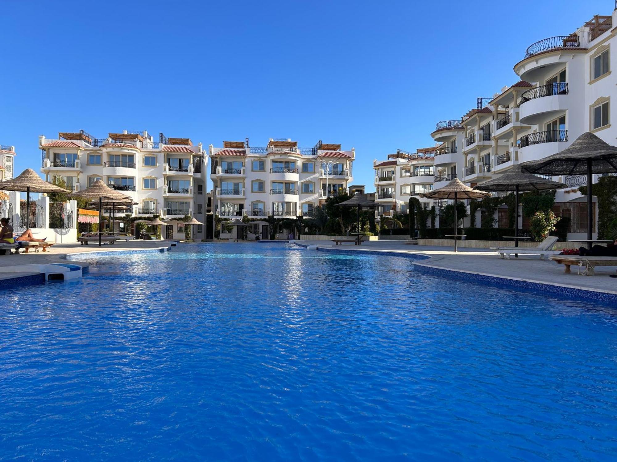 3-Bedroom Apartment On The Third Floor With 3 Balconies And Lovely Pool View, Street View And Free Beach Access In Sharm Hills Resort Екстериор снимка