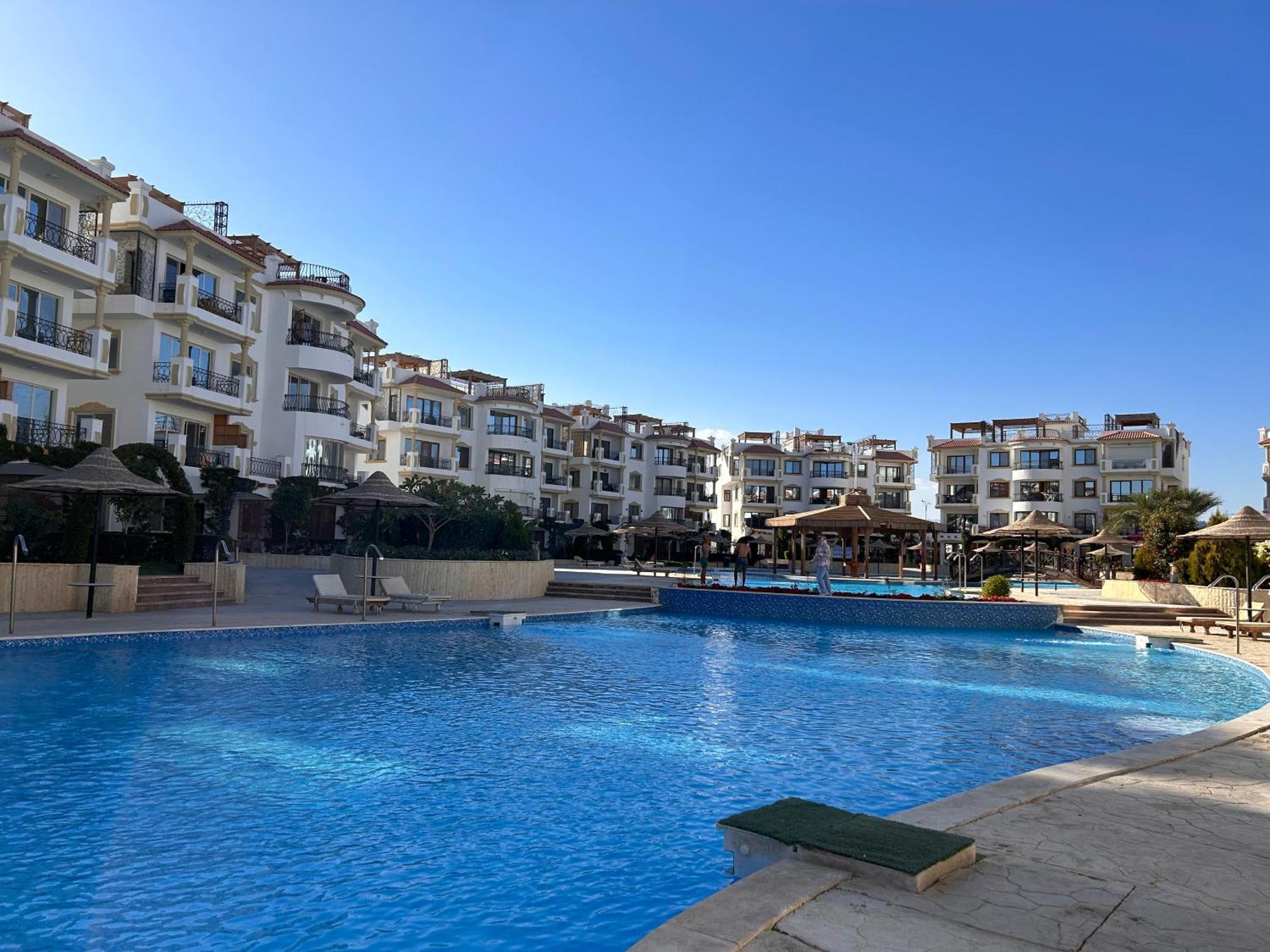 3-Bedroom Apartment On The Third Floor With 3 Balconies And Lovely Pool View, Street View And Free Beach Access In Sharm Hills Resort Екстериор снимка