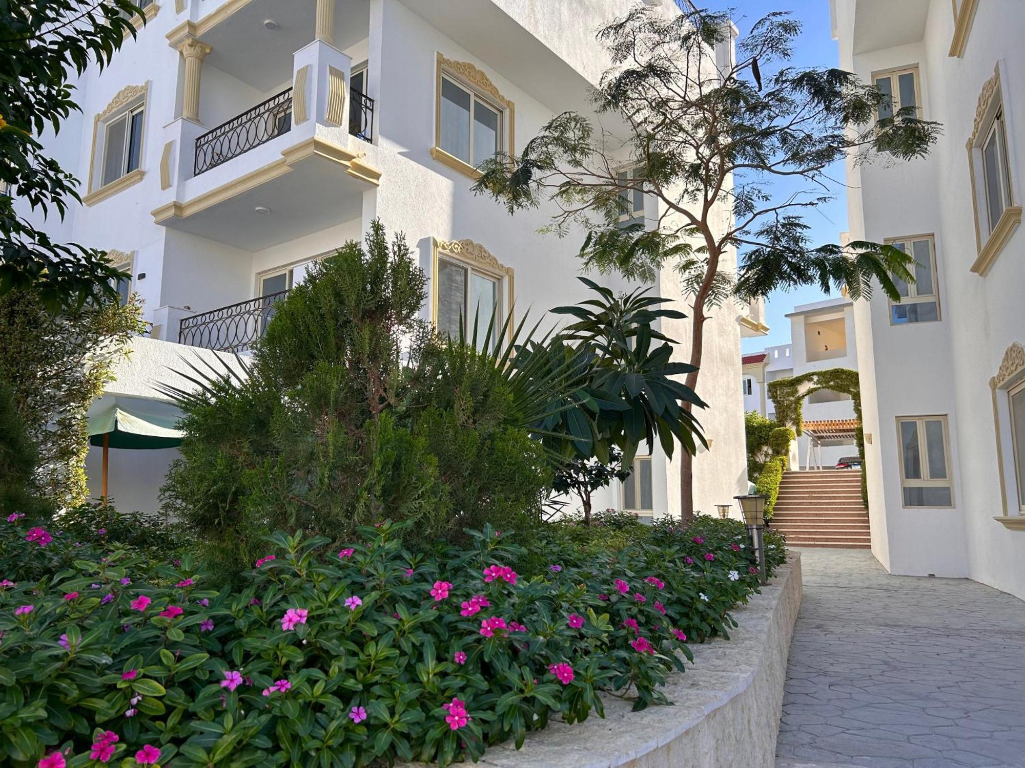 3-Bedroom Apartment On The Third Floor With 3 Balconies And Lovely Pool View, Street View And Free Beach Access In Sharm Hills Resort Екстериор снимка
