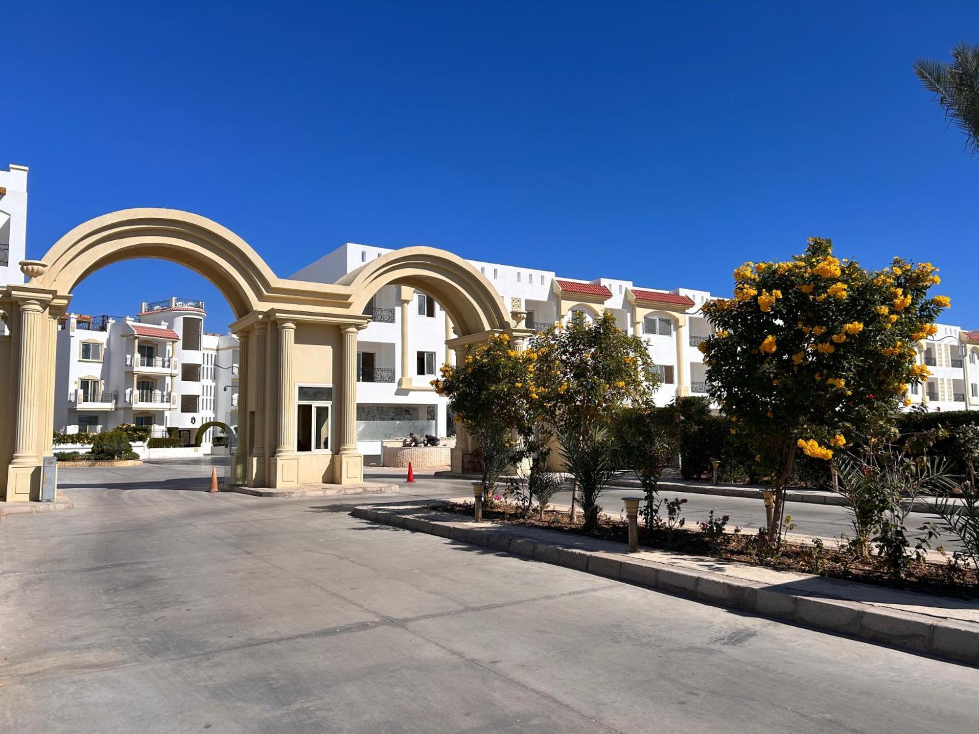 3-Bedroom Apartment On The Third Floor With 3 Balconies And Lovely Pool View, Street View And Free Beach Access In Sharm Hills Resort Екстериор снимка