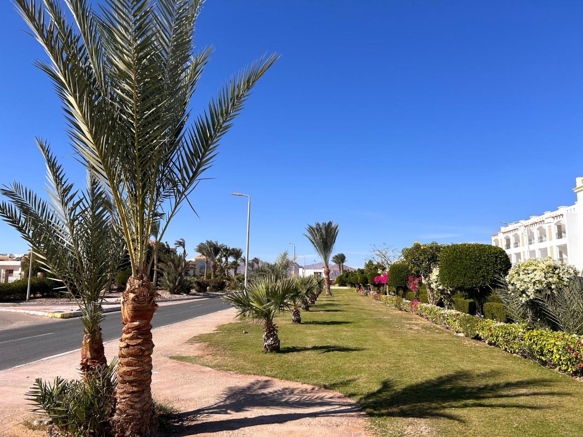 3-Bedroom Apartment On The Third Floor With 3 Balconies And Lovely Pool View, Street View And Free Beach Access In Sharm Hills Resort Екстериор снимка