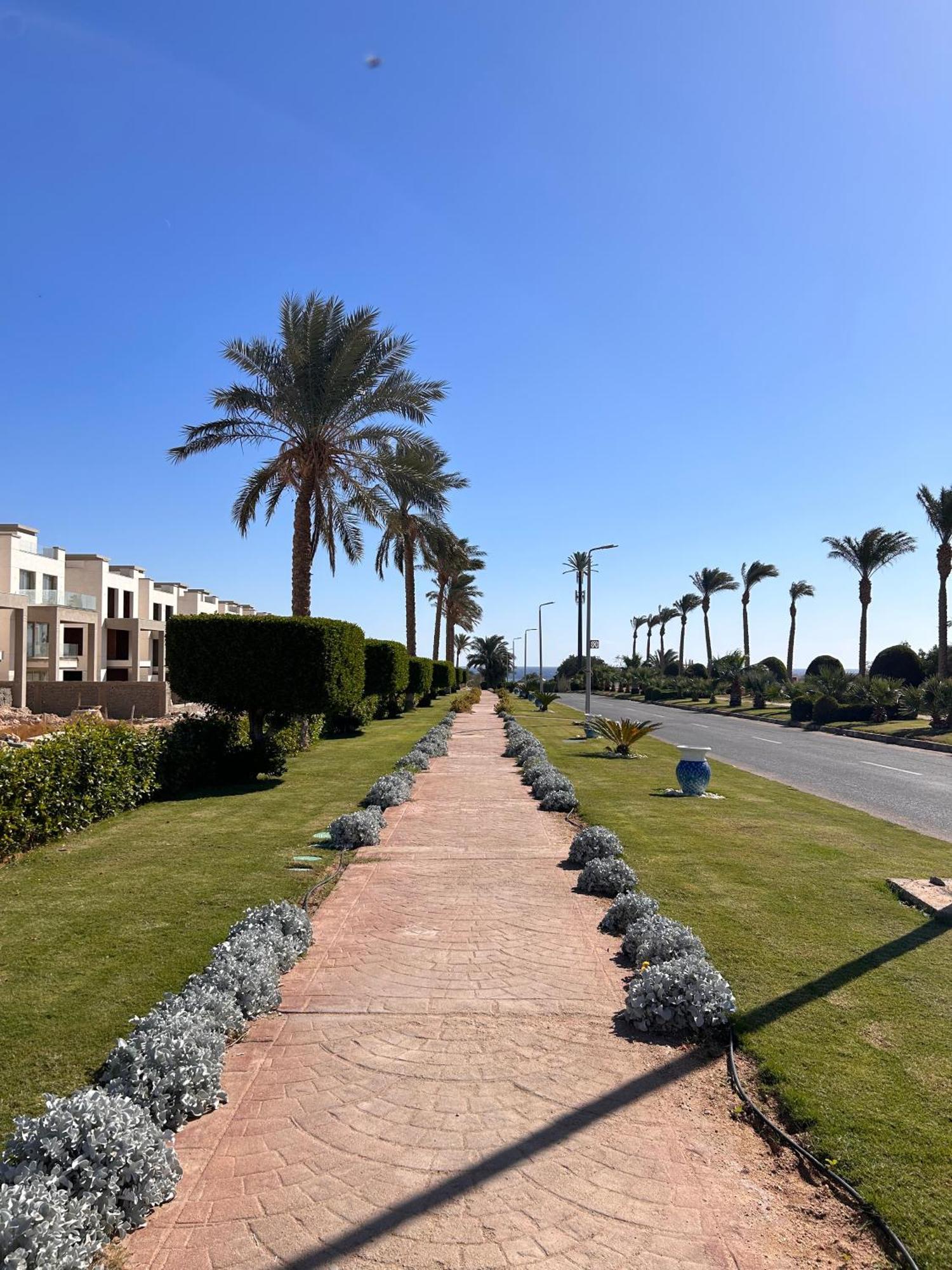 3-Bedroom Apartment On The Third Floor With 3 Balconies And Lovely Pool View, Street View And Free Beach Access In Sharm Hills Resort Екстериор снимка