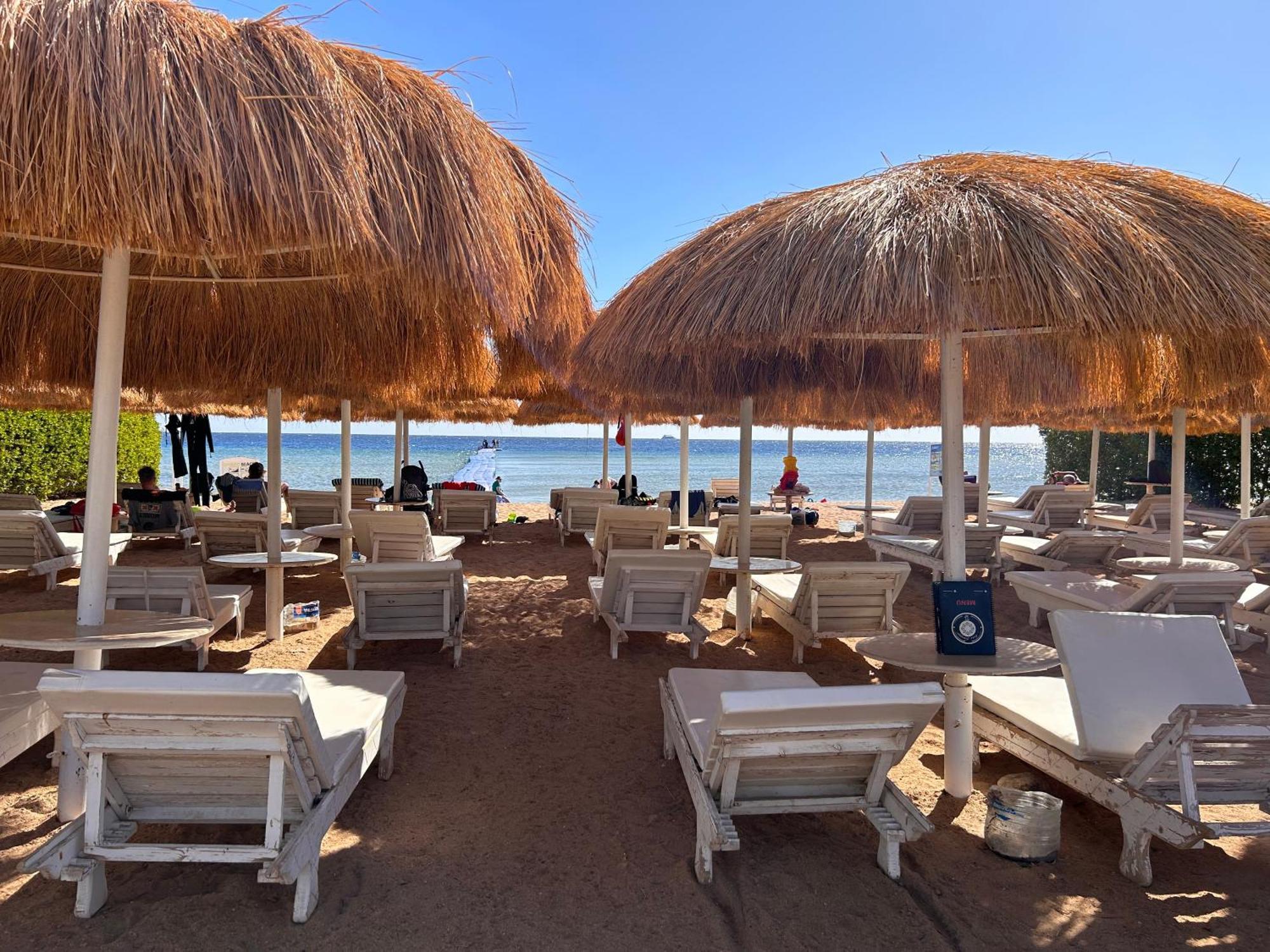 3-Bedroom Apartment On The Third Floor With 3 Balconies And Lovely Pool View, Street View And Free Beach Access In Sharm Hills Resort Екстериор снимка